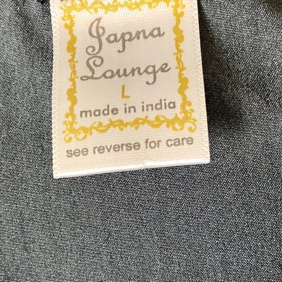 🌟2/$30 🌟 Floral Kimono Style Top with fringe - Picture 4 of 4